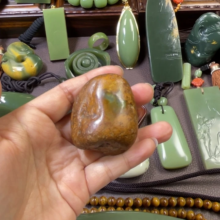 岫岩河磨玉（透闪石质玉）套链未镶嵌戈**柳