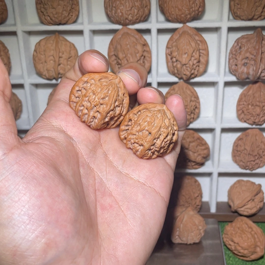 _***諵把件文玩核桃34三角白