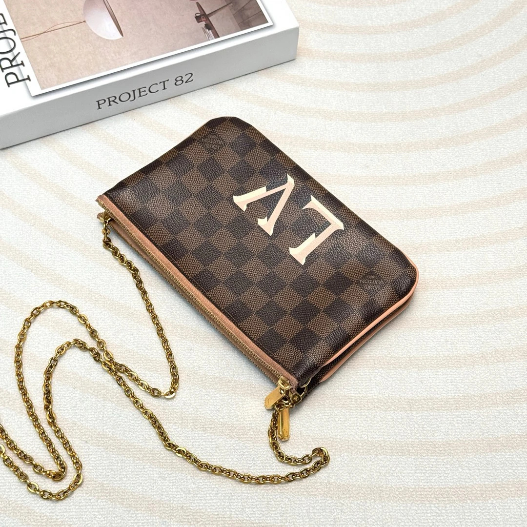 95新 LouisVuitton/路易威登 棕棋盘格彩绘双层链条包/602019030