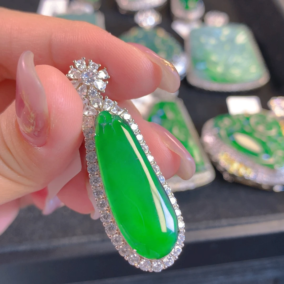 翡翠颈饰银S925镶嵌翡翠