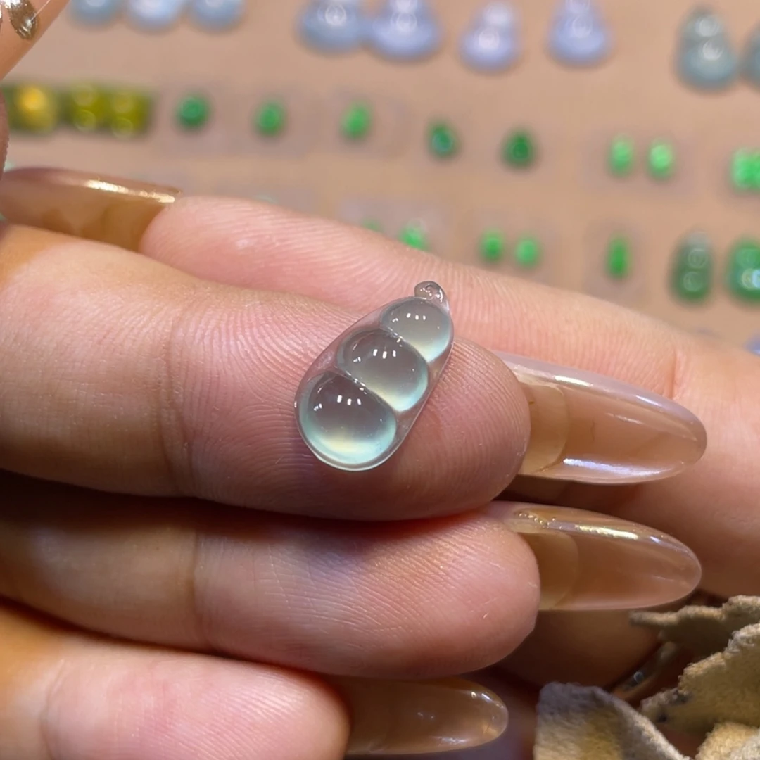 未镶嵌定制翡翠豆子