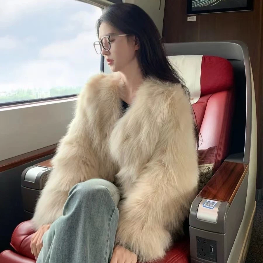 2025冬海宁新款环保外套女短款仿狐狸毛显瘦年轻爆款毛毛大衣加厚