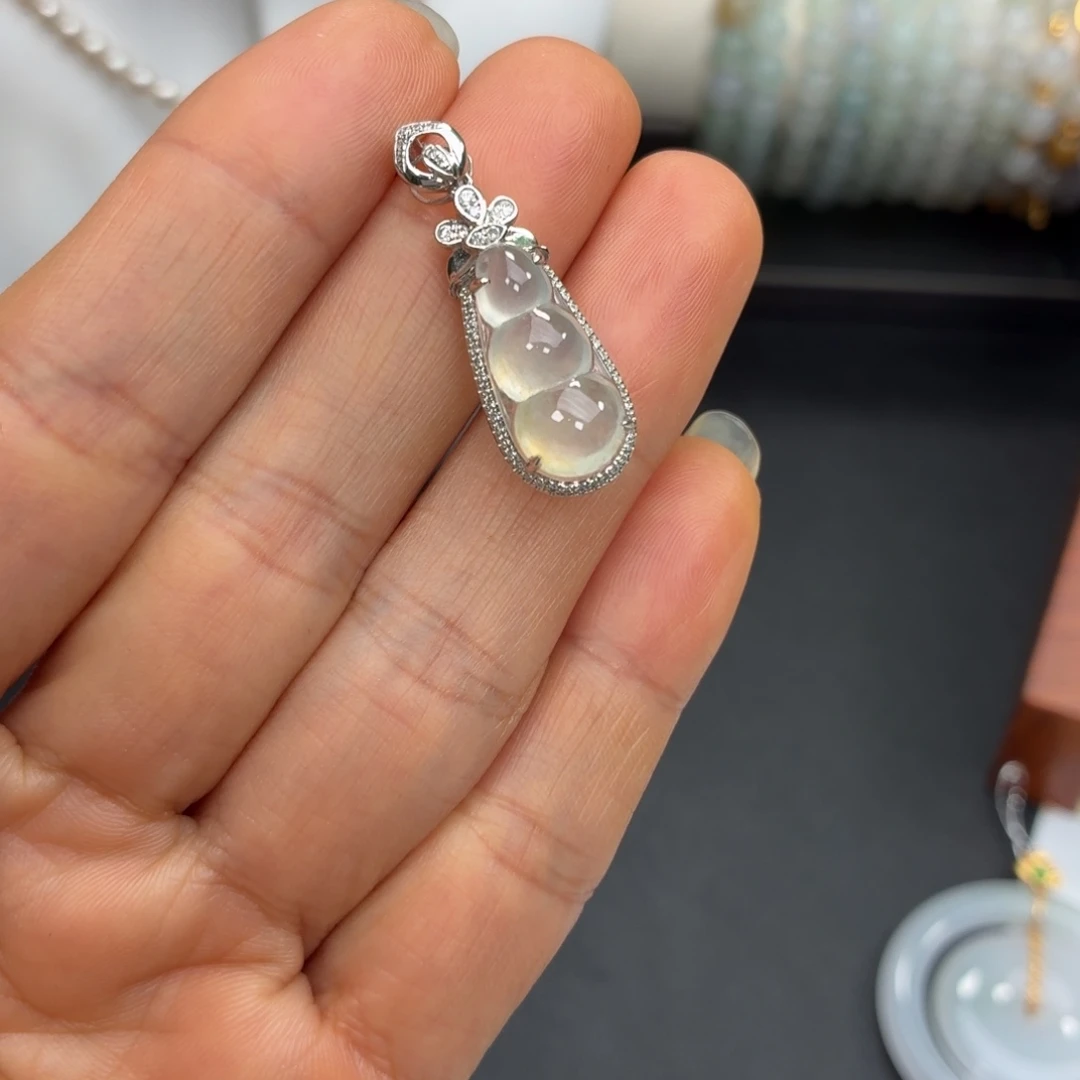 翡翠18K金镶嵌颈饰天然翡翠A货