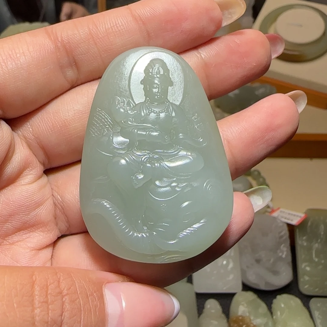 阿****和田玉未镶嵌颈饰