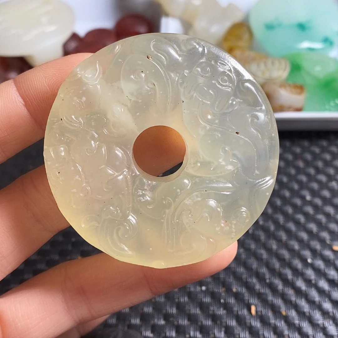 岫岩老玉（透闪石质玉）未镶嵌珠宝奇石