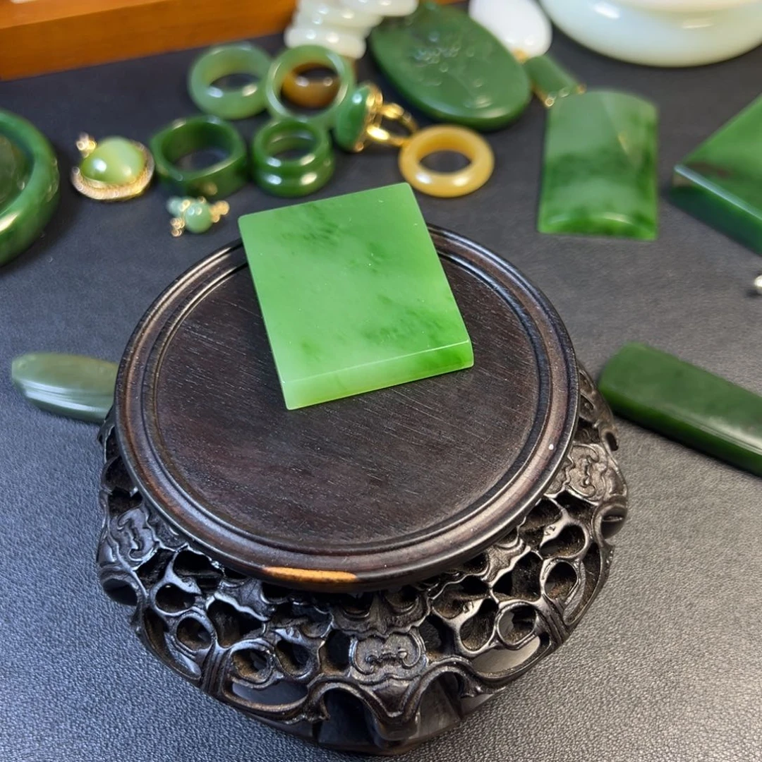 和田玉（碧玉）未镶嵌颈饰