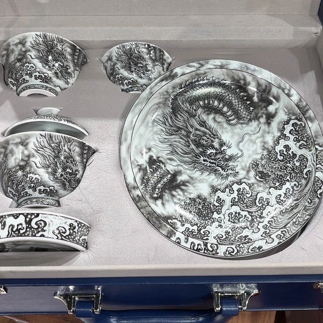 瓷片景德镇瓷器精品陈列