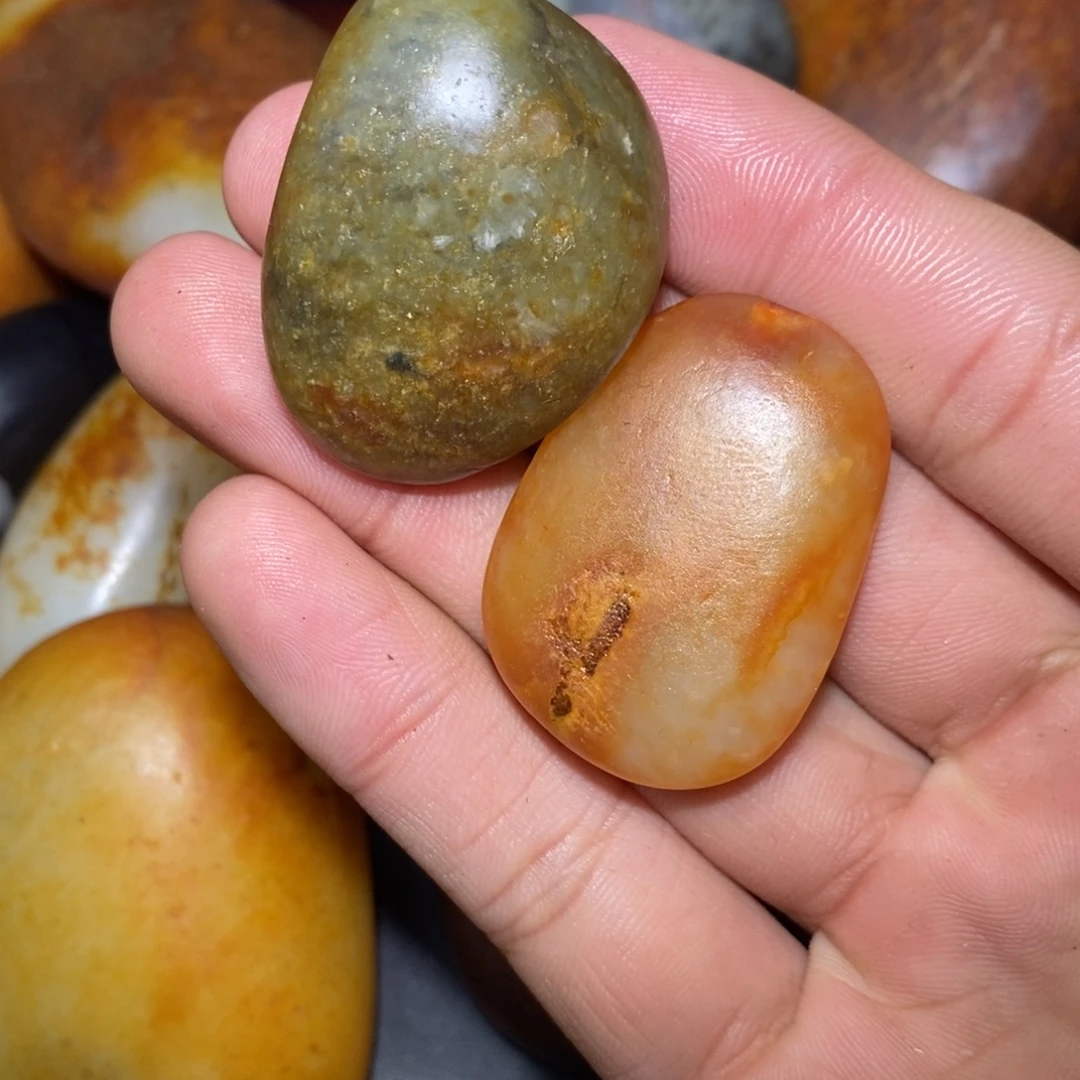 和田玉未镶嵌珠宝奇石