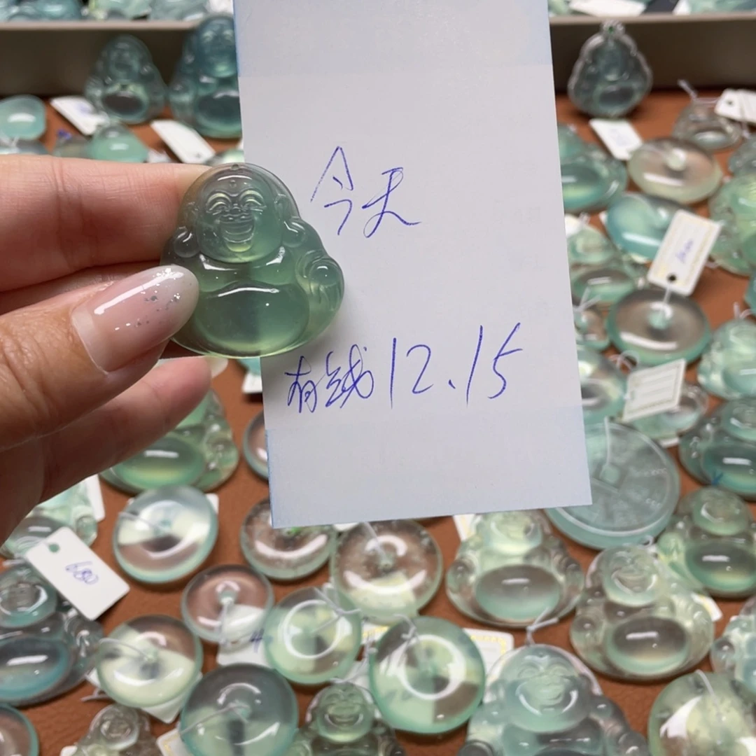 今***少蛇纹石玉未镶嵌颈饰