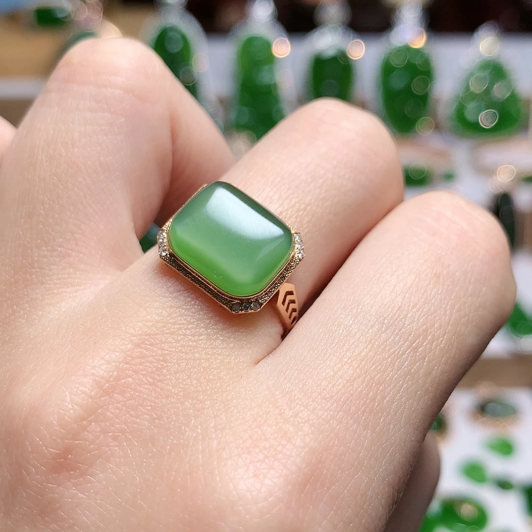 18K金镶嵌戒指和田玉（糖玉）h****u