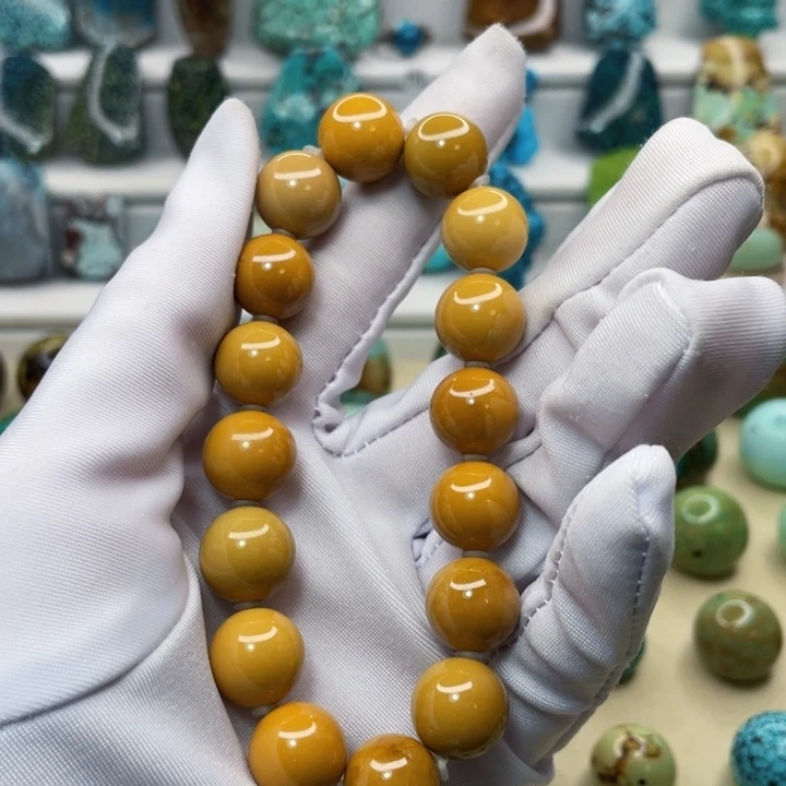 绿松石未镶嵌颈饰