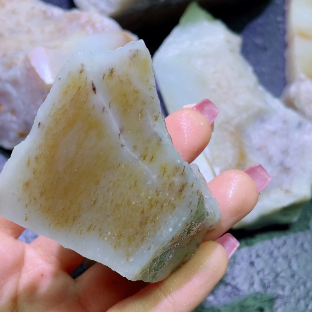 和田玉未镶嵌珠宝半成品