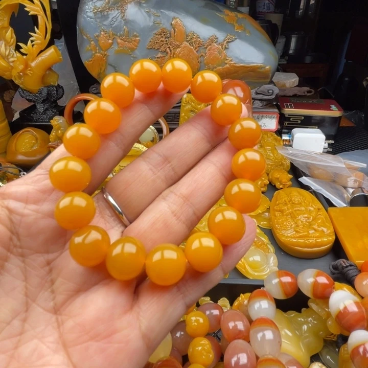 未镶嵌石英质玉（黄龙玉）颈饰