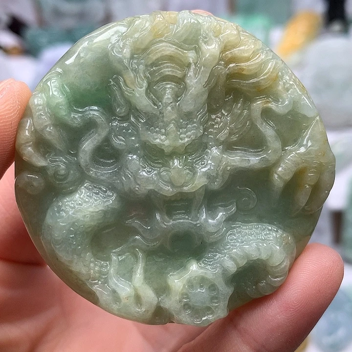 翡翠未镶嵌颈饰龙凤呈祥两面工艺福利