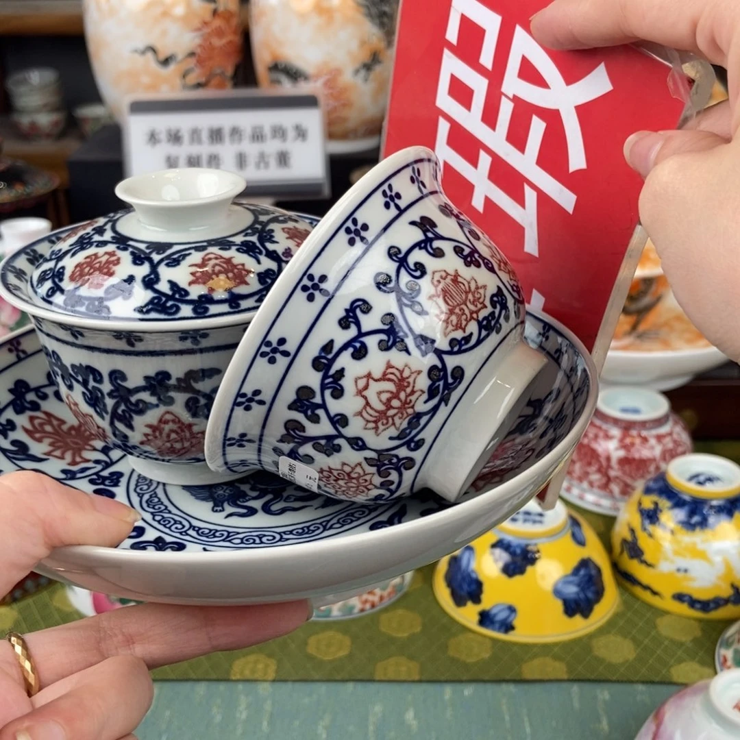 陶瓷的大家庭的温暖和温暖的感觉