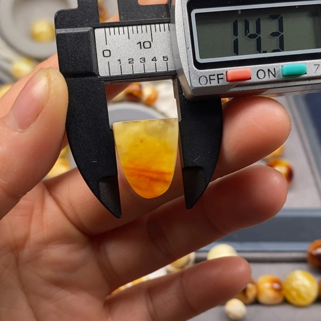 蜜蜡珠宝奇石未镶嵌