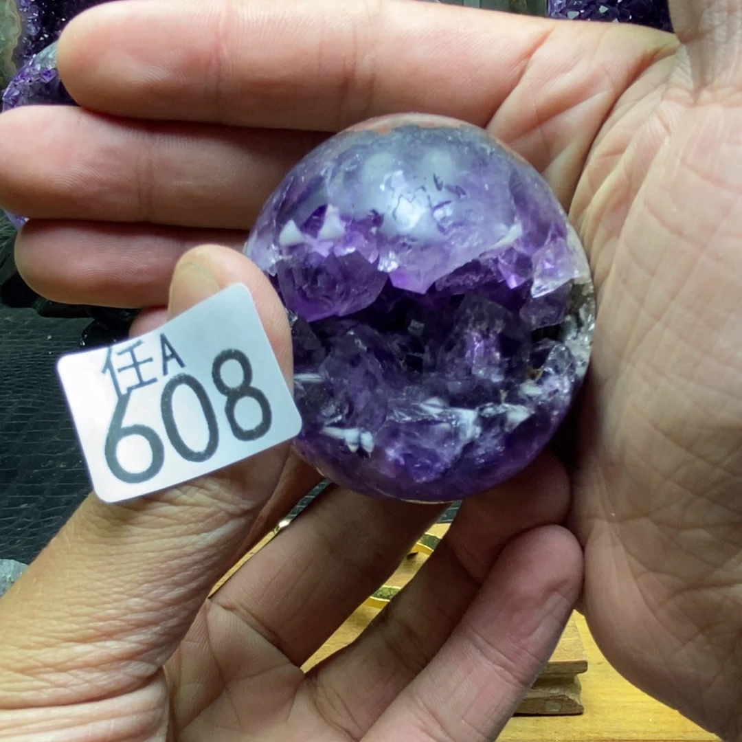 水晶大型摆件（非配饰）未镶嵌D****?