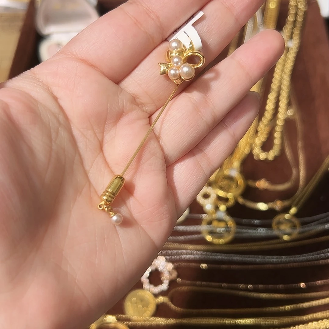 纯铜合成碳硅石胸针