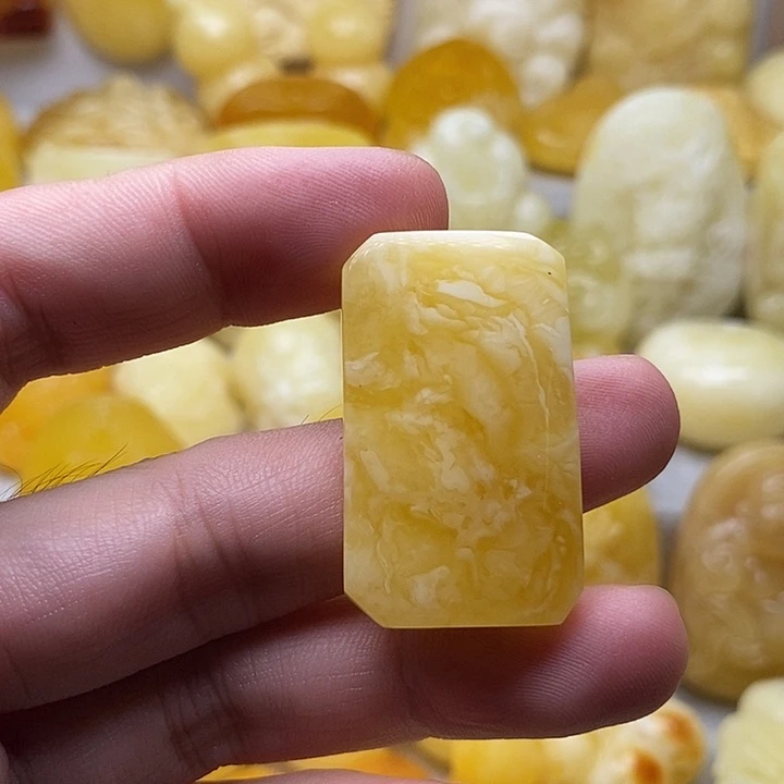 琥珀颈饰未镶嵌琥珀蜜蜡吊坠