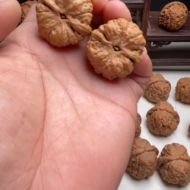 文玩核桃把件小**跑蛤蟆头33