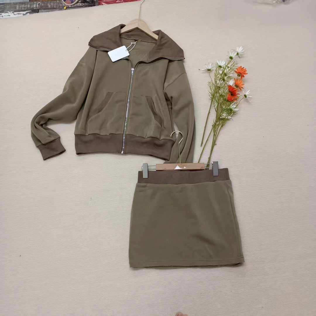 唯琳剪标   8仓B5-20-3511款   卡其色休闲套装