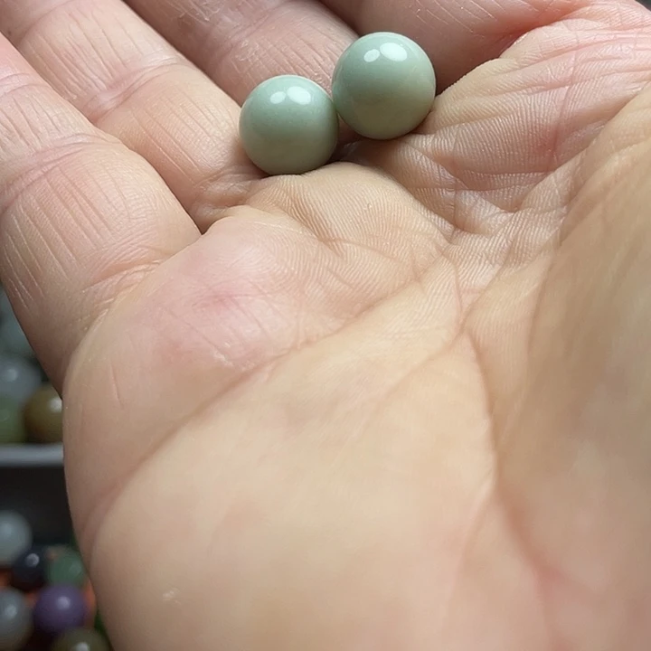 颈饰未镶嵌和田玉绿****哥