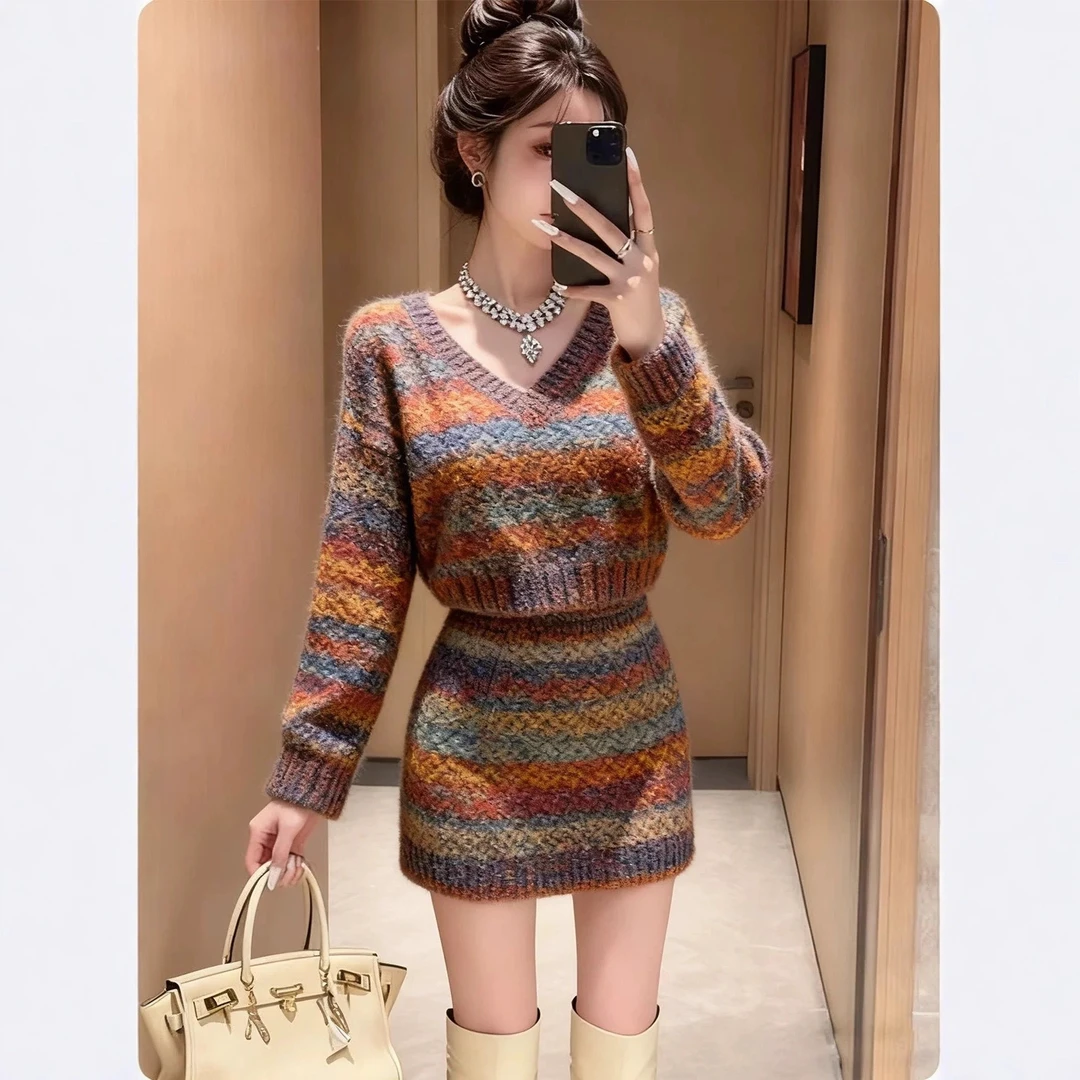 复古慵懒风彩色条纹针织套装女秋冬高级感气质V领宽松时髦两件套