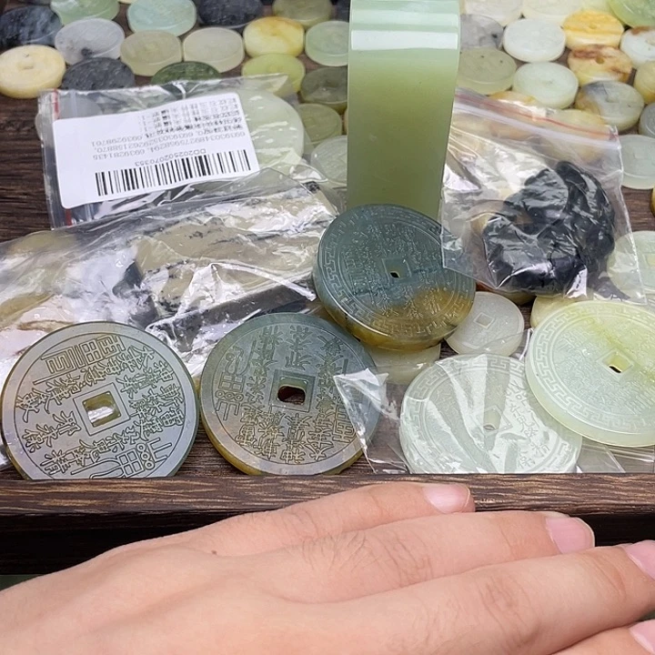 蛇纹石玉挂件合金花****重