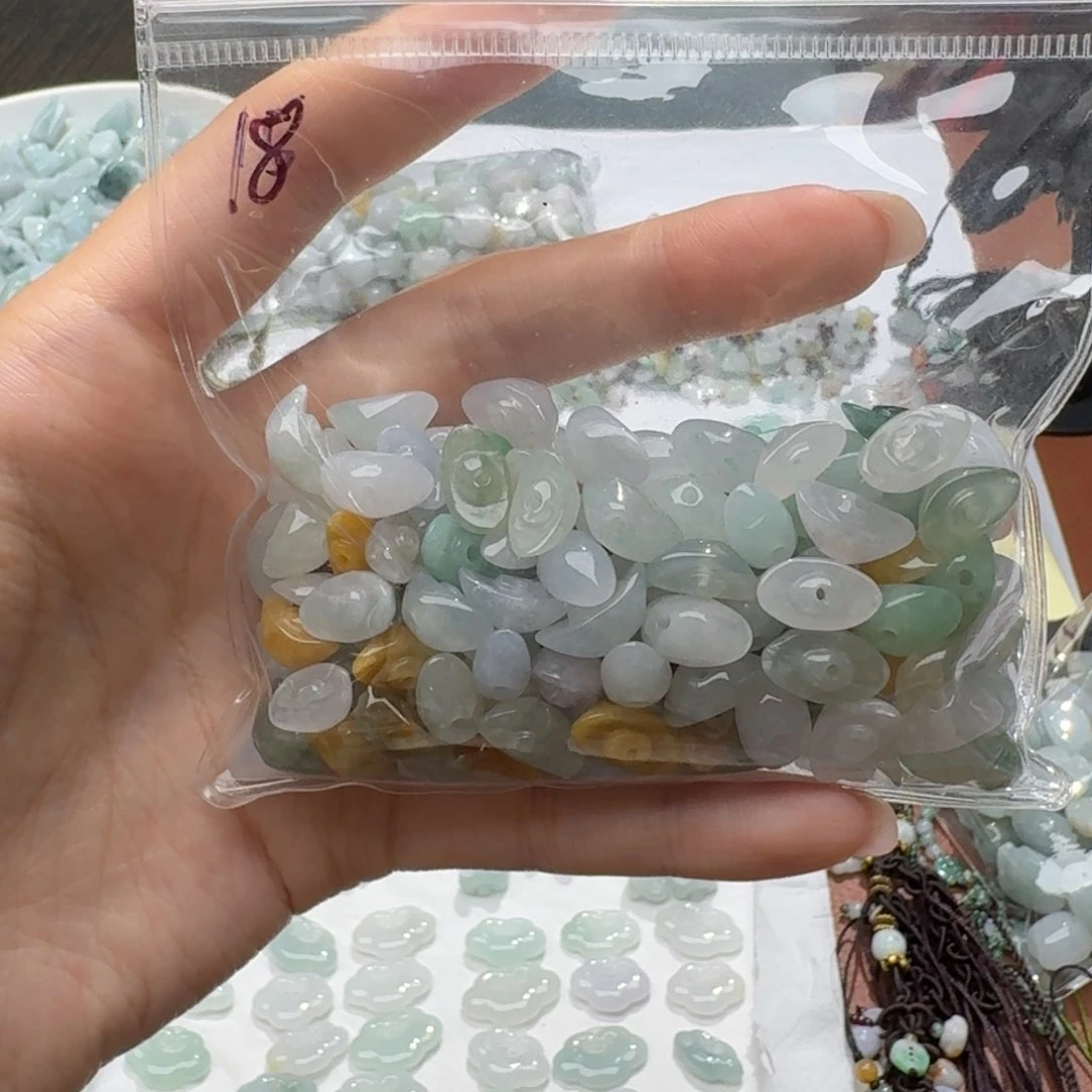 未镶嵌挂件翡翠福利1个，不包邮，拍一单邮费发货