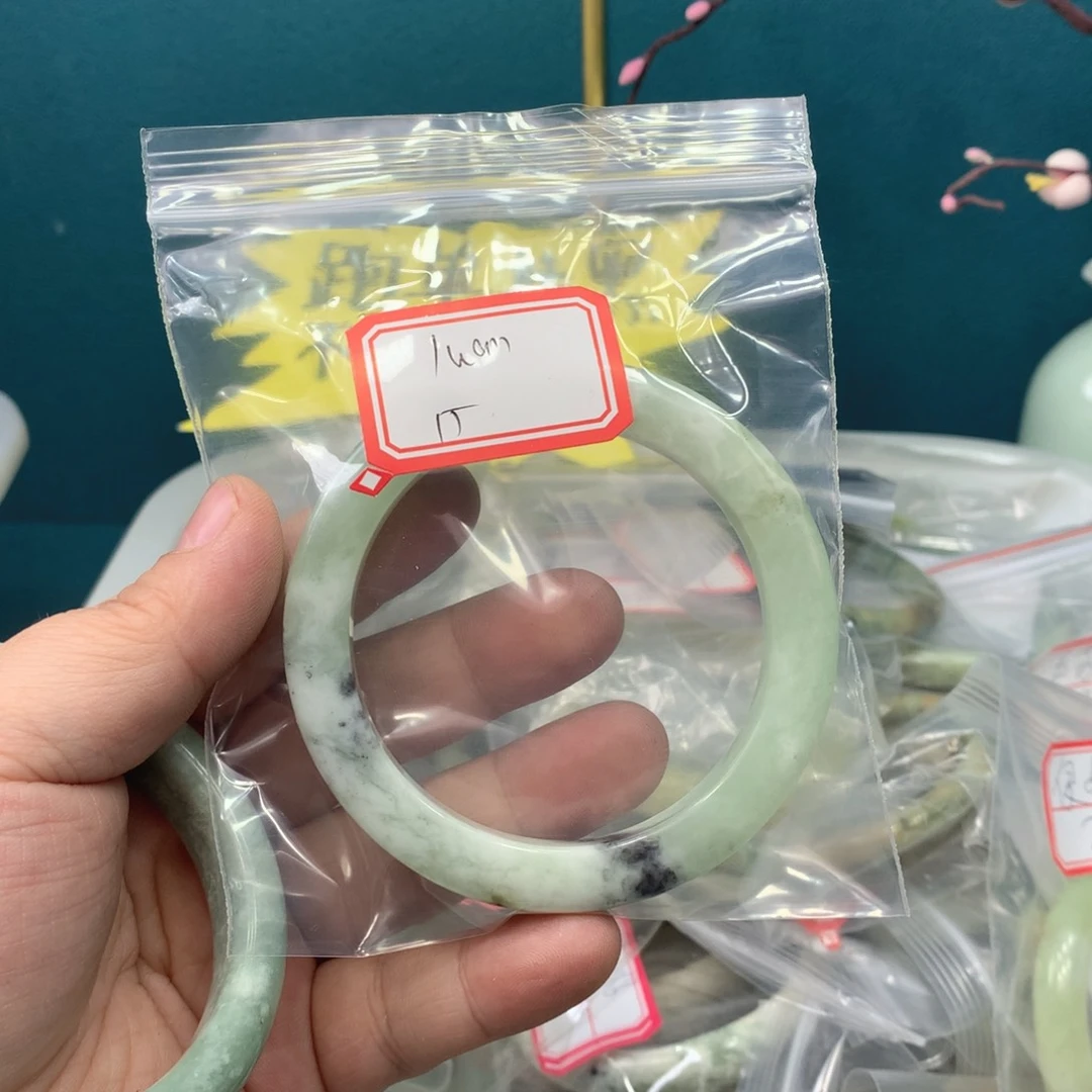 蛇纹石玉手镯未镶嵌1***^