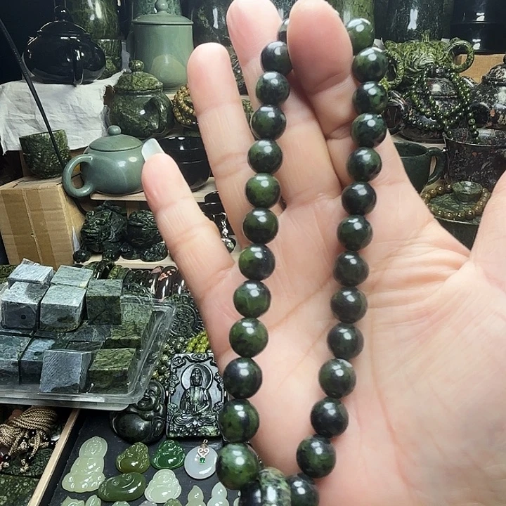 蛇纹石玉未镶嵌珠宝半成品藏玉药王石福利款1.0手持