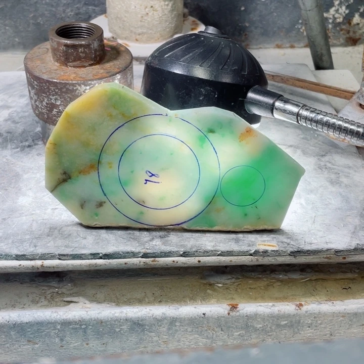 雁****未镶嵌手镯定制翡翠