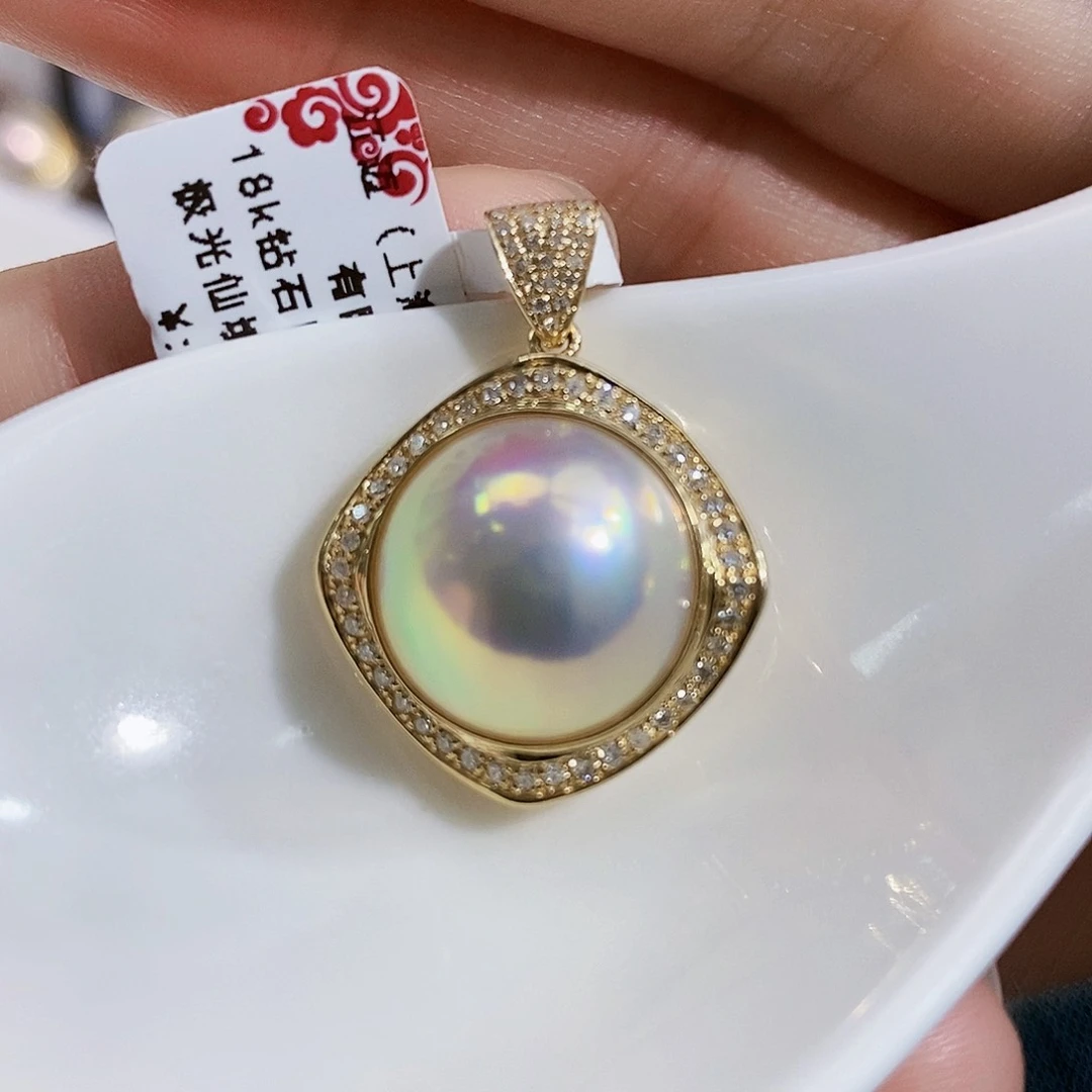 18K金镶嵌拼合珍珠（马贝珠）日本原装极光粉泡泡马贝吊坠