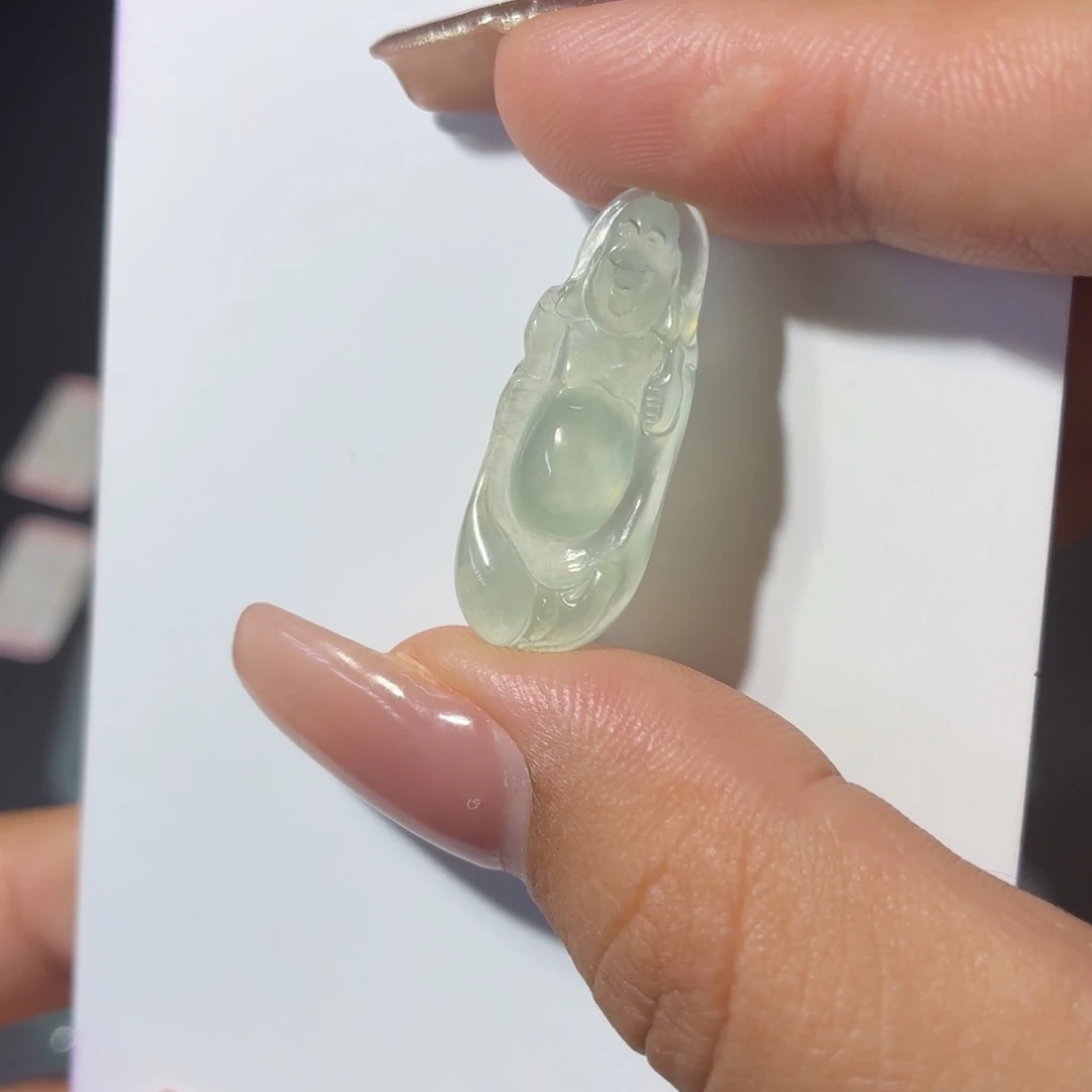 翡翠未镶嵌颈饰站佛