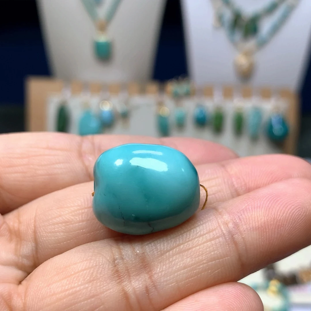 2240原矿绿松石裸石一颗