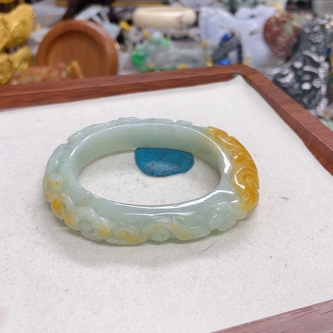 幸***天翡翠未镶嵌颈饰手镯