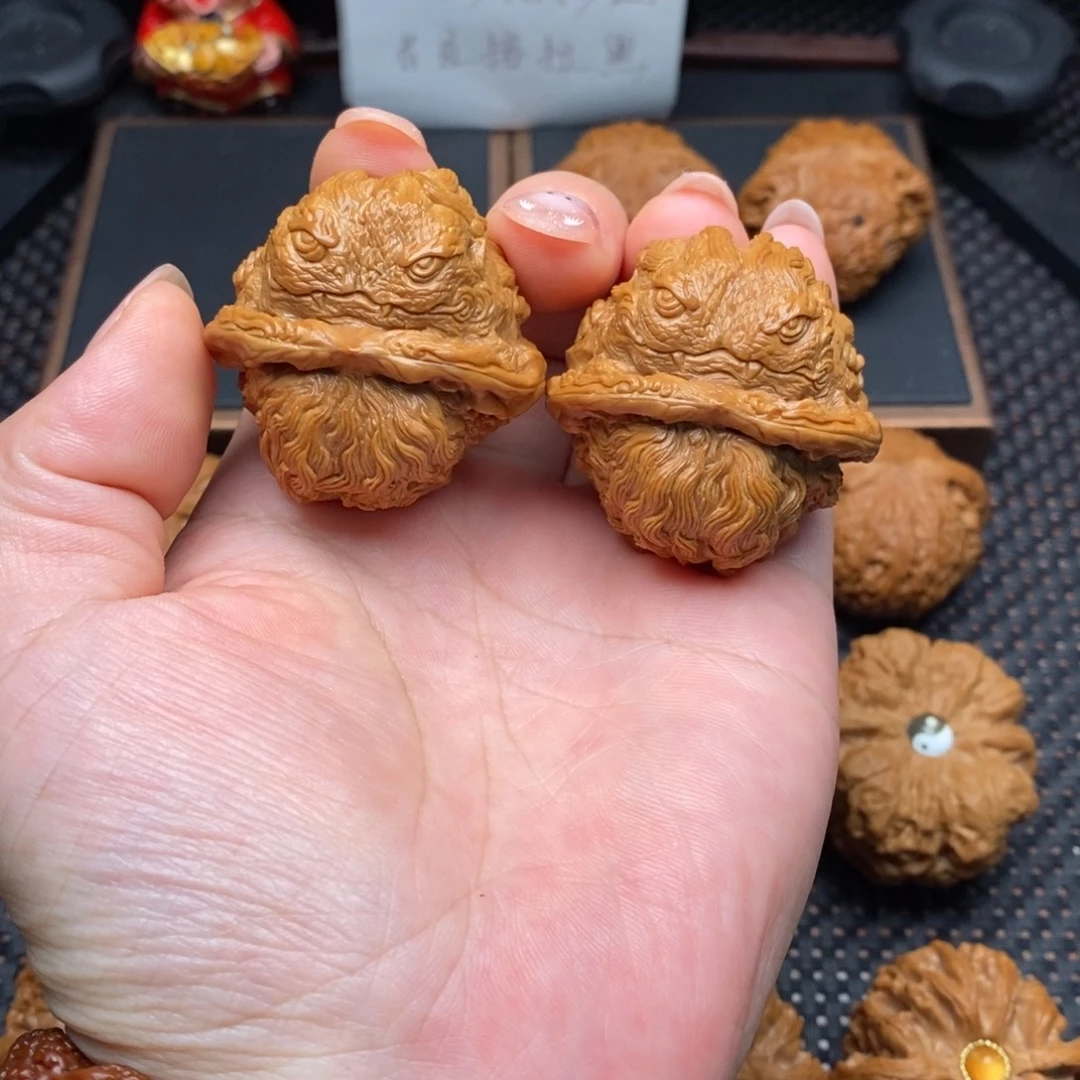 文玩核桃把件纯手工雕刻龙蟾42尺蛤蟆