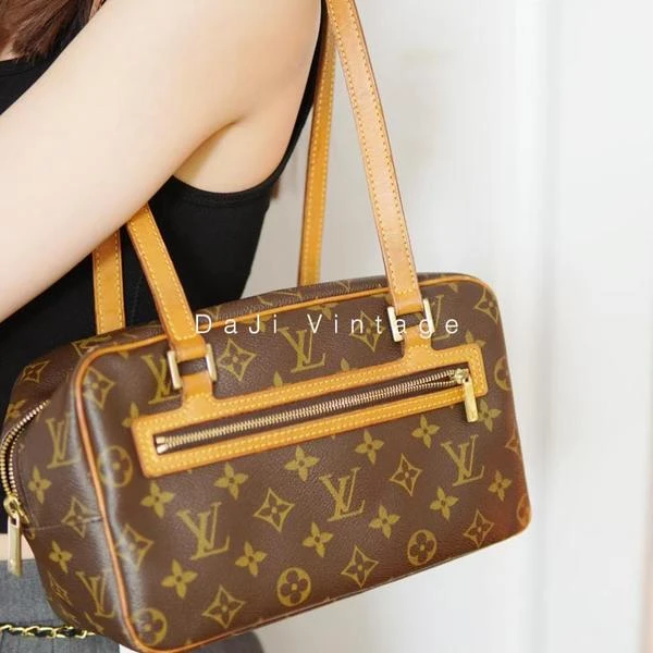 95新 LouisVuitton/路易威登 大吉中古/Lv老花中号开口笑单肩包