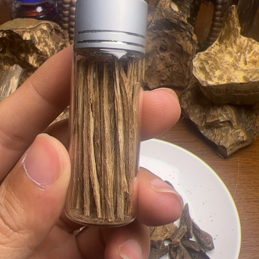 太***了沉香碎屑沉香烟插1瓶