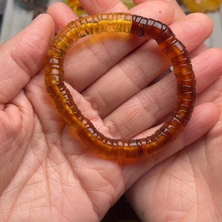 琥珀未镶嵌颈饰大肠