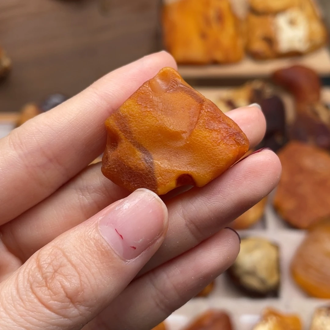 琥珀未镶嵌珠宝奇石