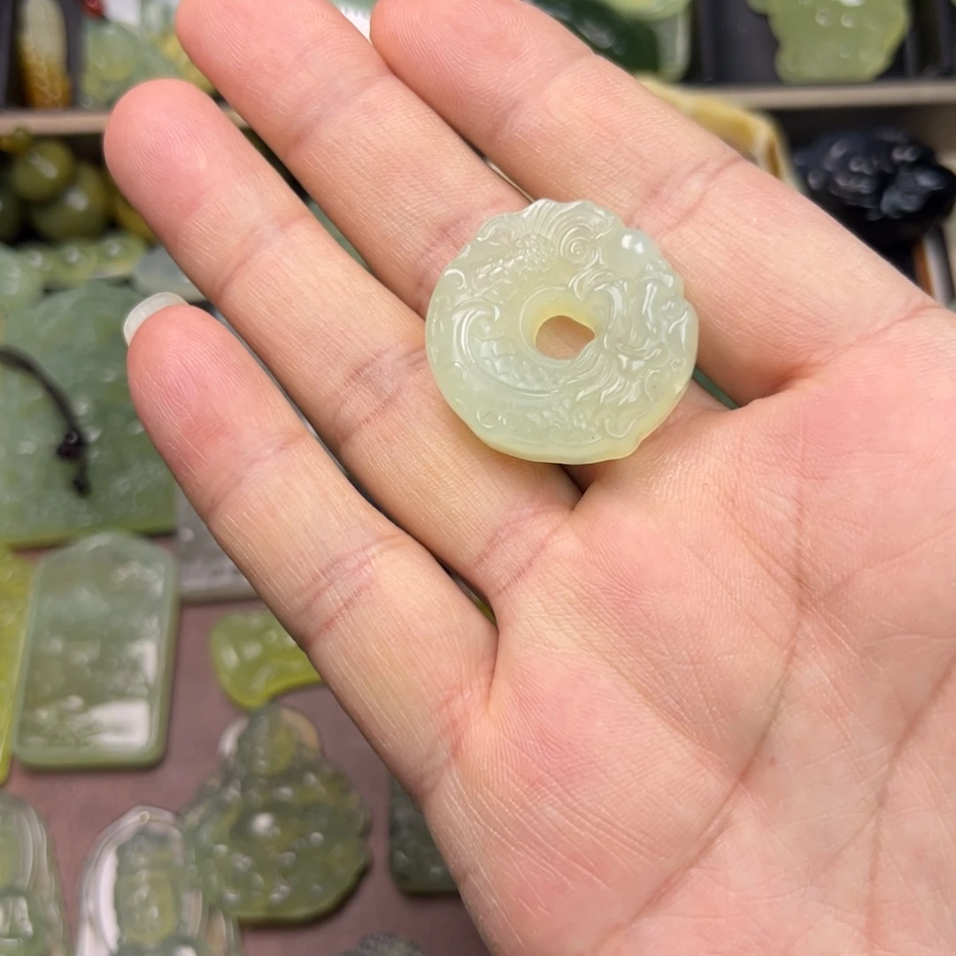 蛇纹石玉未镶嵌吊坠(赠链)
