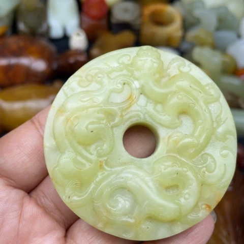 蛇纹石玉未镶嵌颈饰16