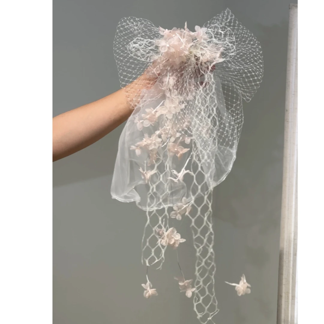 1373浅白粉手工款蕾丝网格蝴蝶结头饰新娘户外森系拍照仪式礼服