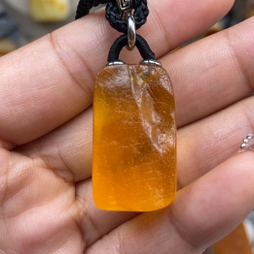 【闪购商品】琥珀颈饰未镶嵌