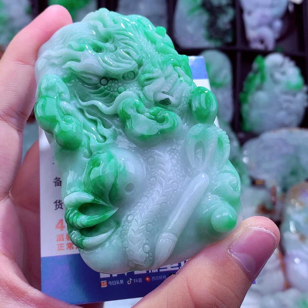 翡翠未镶嵌颈饰挂件