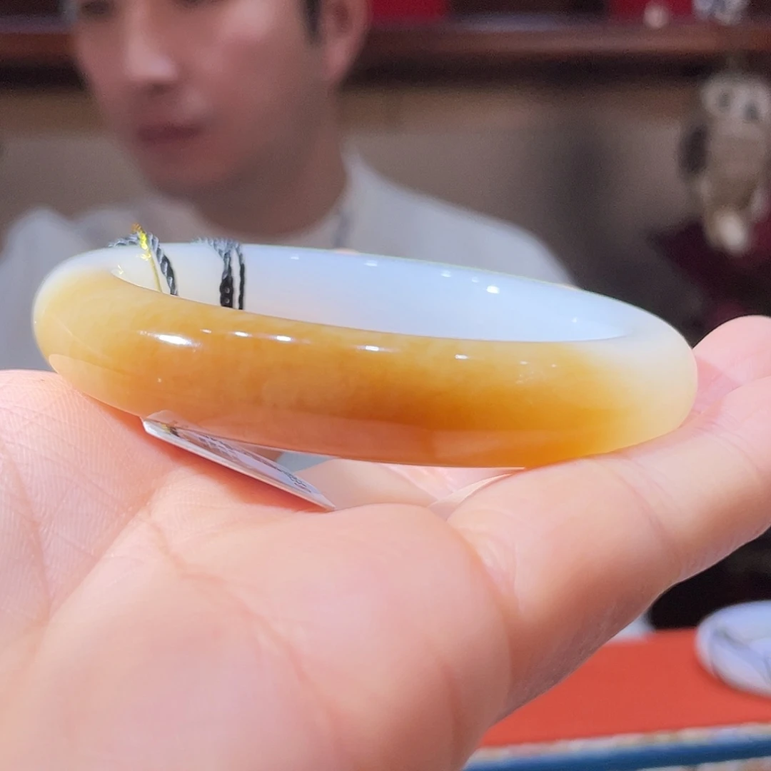 和田玉（糖玉）未镶嵌手镯