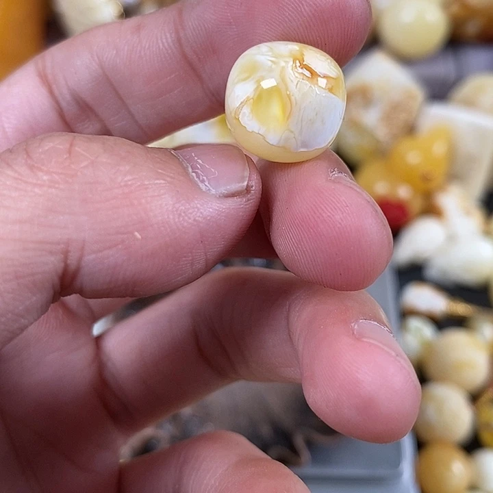 琥珀裸石未镶嵌乞****雪我