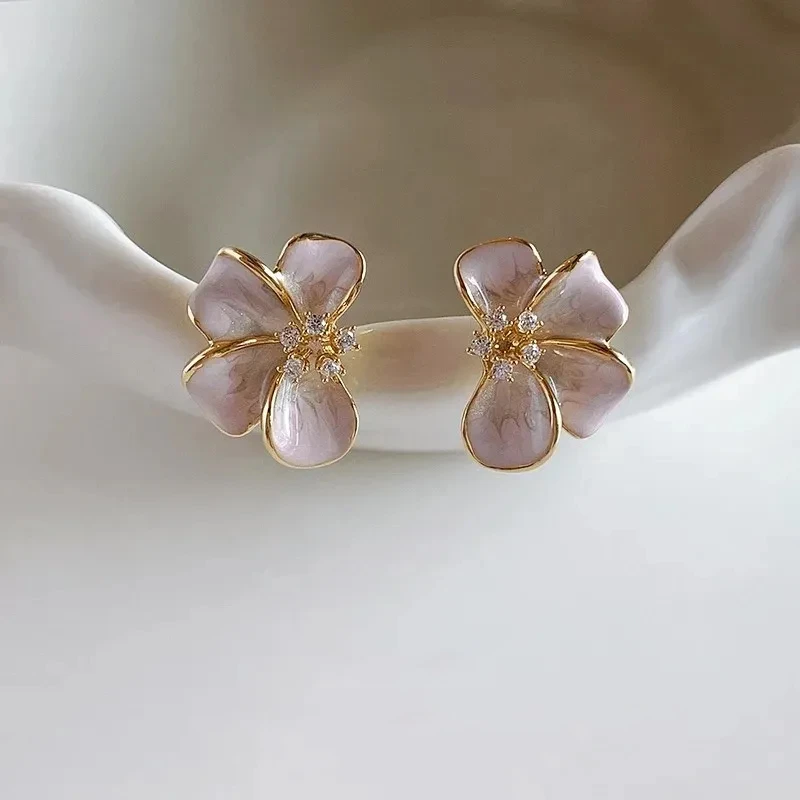 粉色珐琅花朵耳钉独特2025新款时尚甜美耳环高级感轻奢小众耳饰品