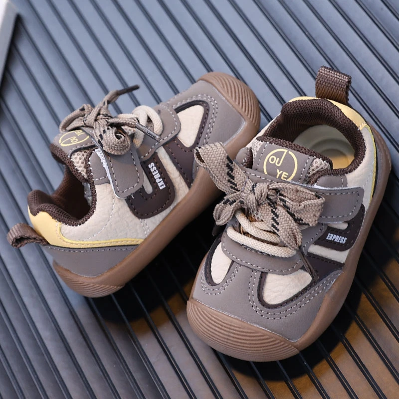 2025秋季新款婴儿学步鞋0-1-3岁小童皮面运动鞋包头防踢宝宝鞋